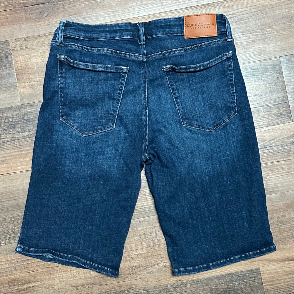 Lucky Brand The Bermuda Dark Wash Denim Shorts Womens Size 10 30 Knee Length - Picture 2 of 7